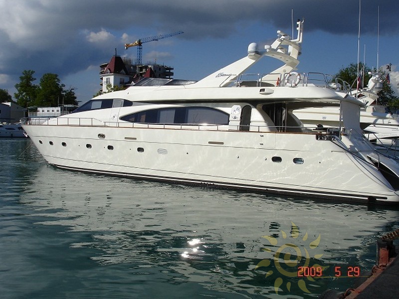 Ferretti 81 фут