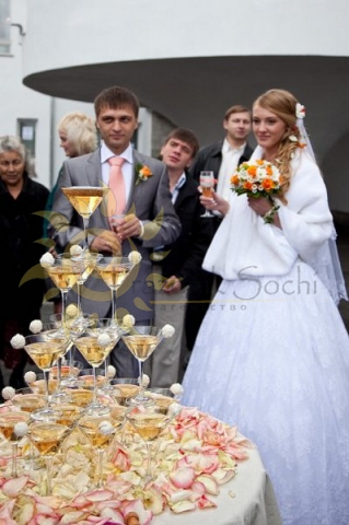 Горка шампанского